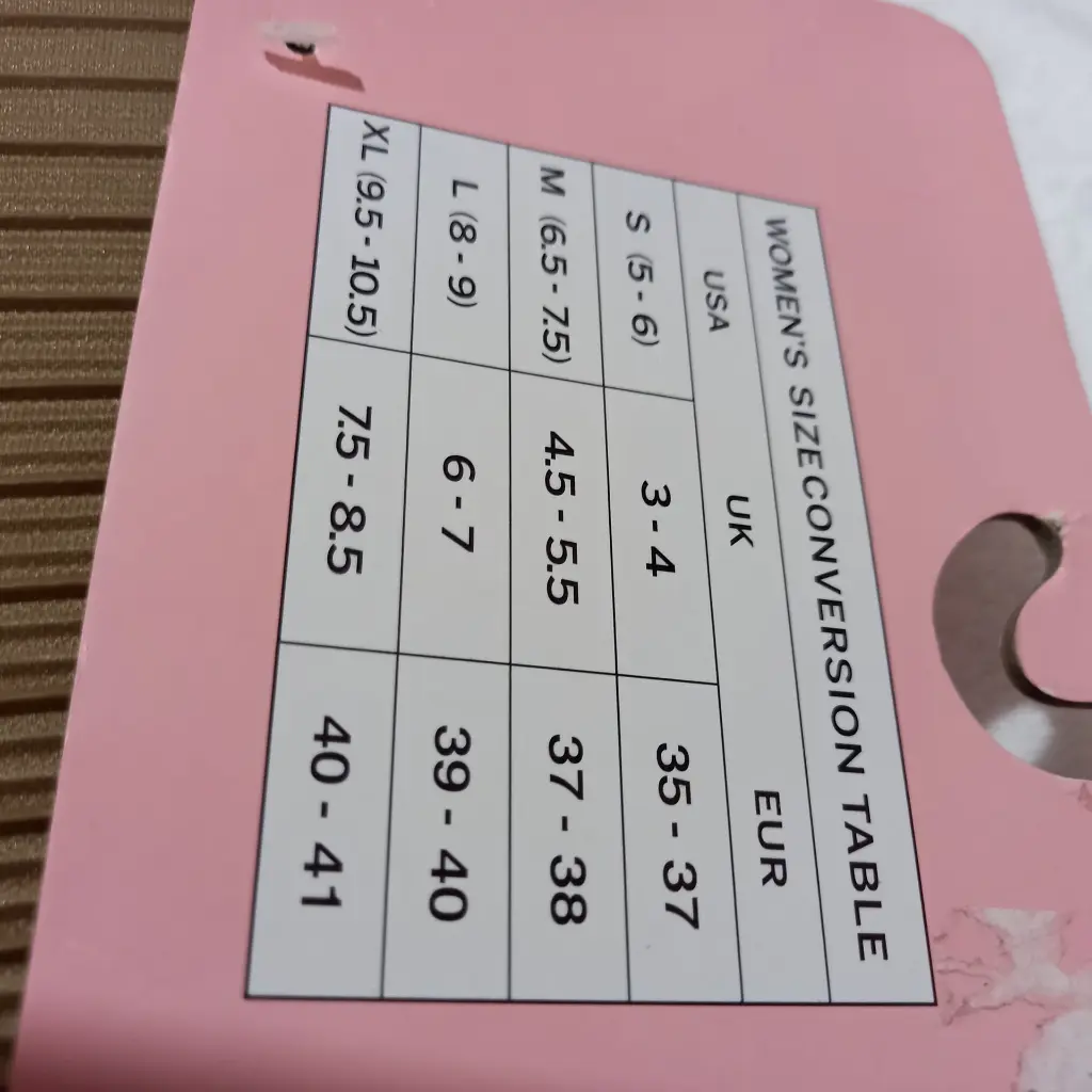 pantuflas juicy couture blanco cerezas 6.webp